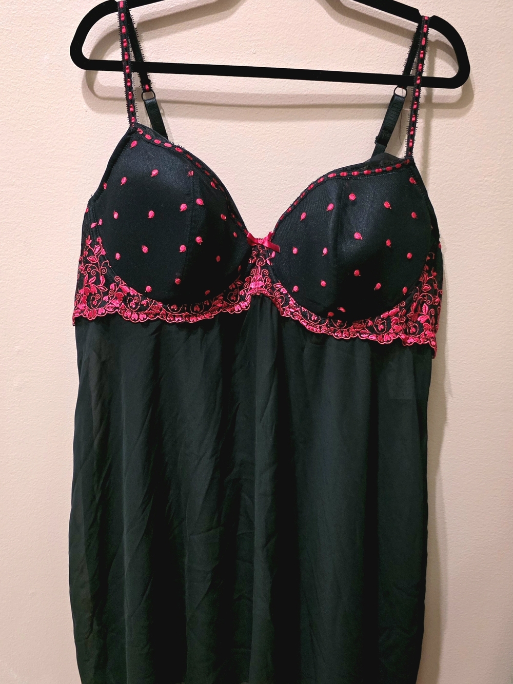 Vintage Plus-size Black Chemise with Red Embroidery